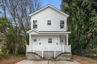 Building Photo - 1318 House St