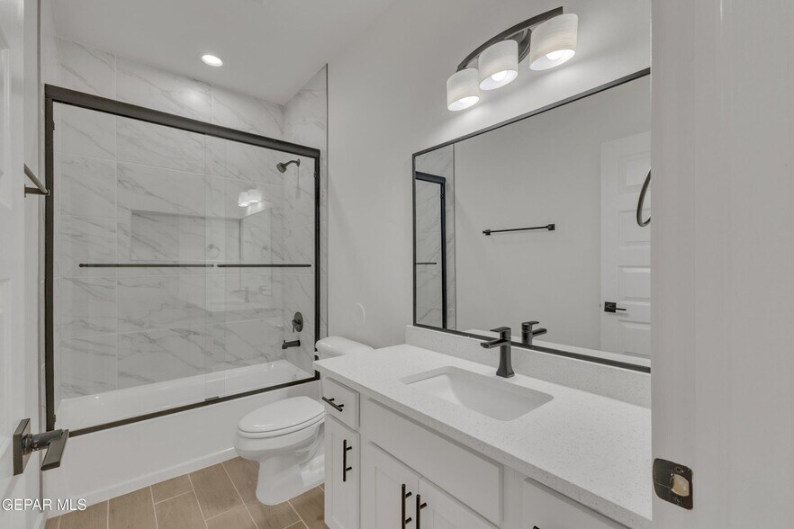 Building Photo - 12716 Middlesbrough Ave