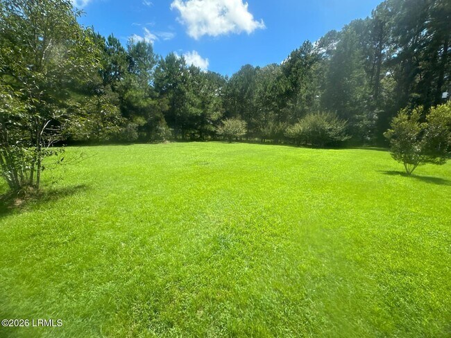 Building Photo - 557 Willie Mae Aiken Dr