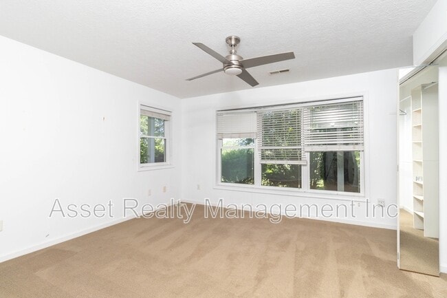 Building Photo - 2084 Allenridge Dr