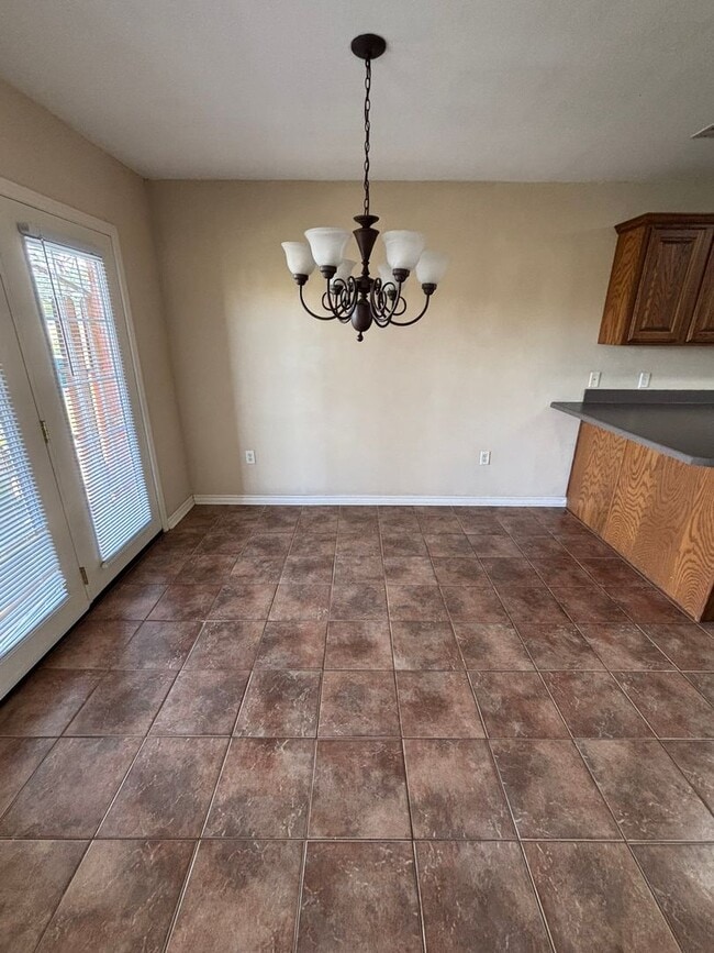 Building Photo - **COMING APRIL** Large Townhouse in Farmington with Loft Style Bonus Space