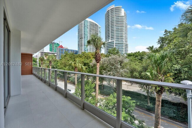 Building Photo - 2200 Brickell Ave