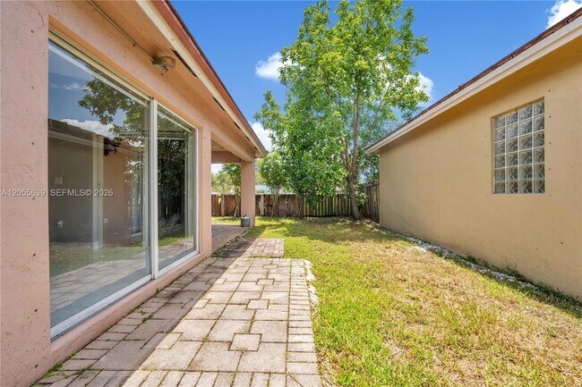 Building Photo - 14530 SW 156th Ave