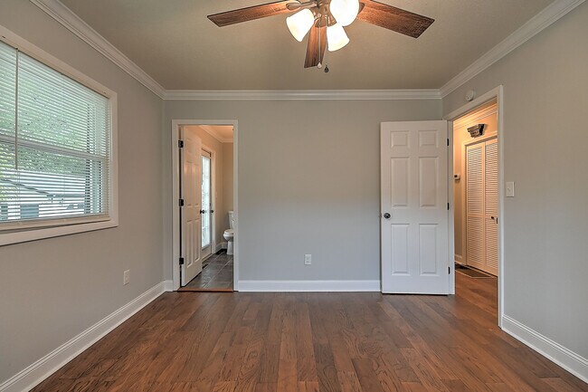 Building Photo - 2708 Schumway Dr