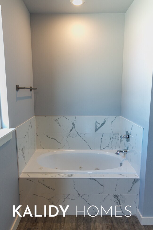 Building Photo - 1796 Salma Rd