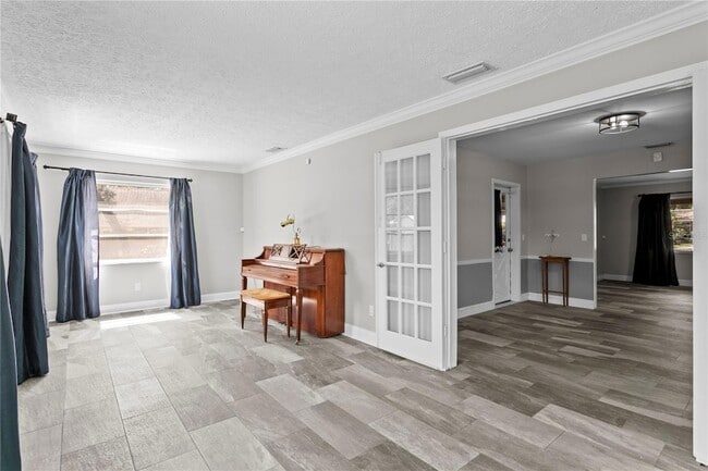 Building Photo - 6928 Greenhill Pl