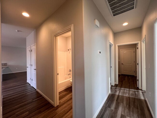 Building Photo - Beautiful 4 Bedroom Home in Fallon