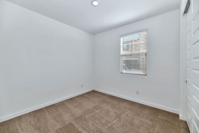 Building Photo - 9918 E Texas Ave