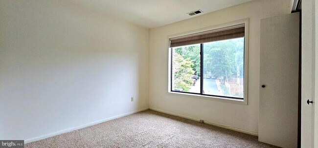 Building Photo - 8729 Sheridan Farms Ct