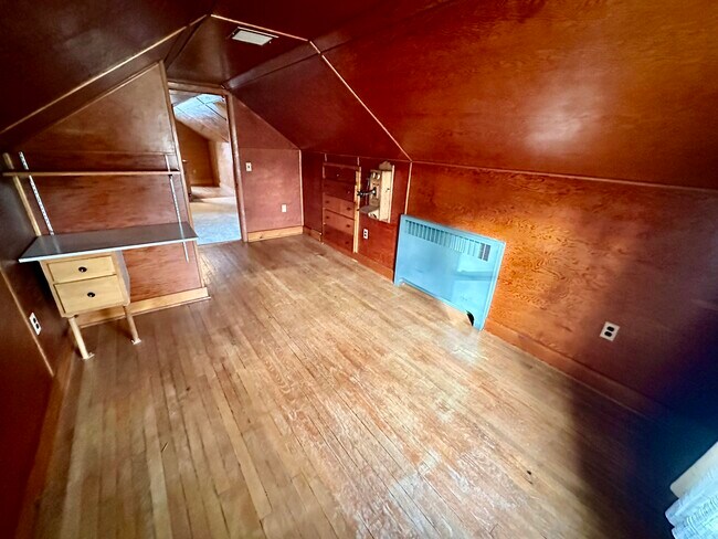 Building Photo - 744 Horton St