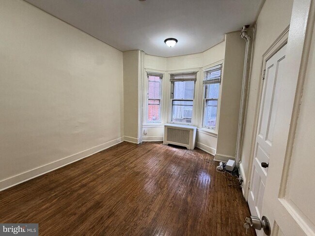 Building Photo - 4718 Hazel Ave