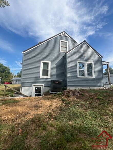 Building Photo - 1308 Virginia Ave