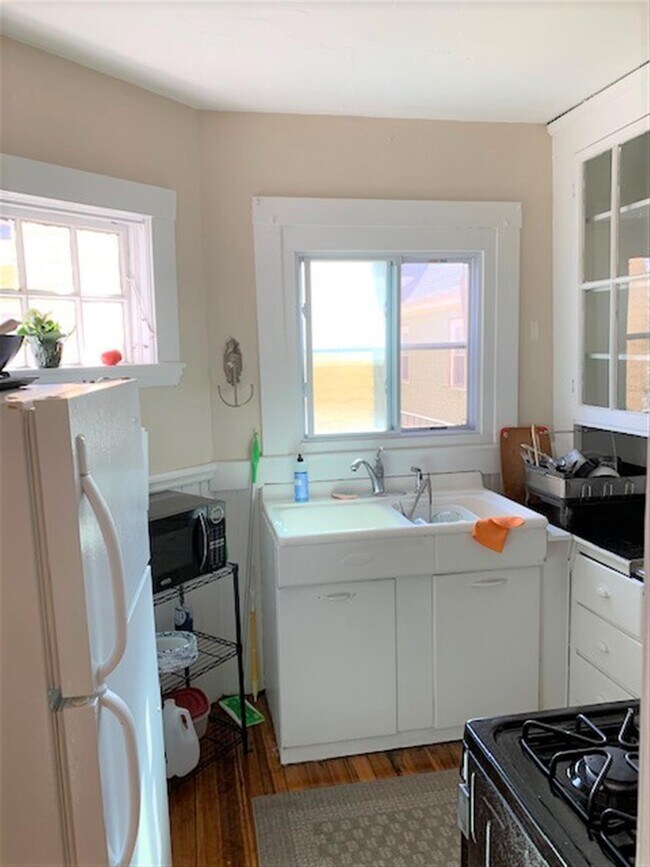 Building Photo - 448 Broadway