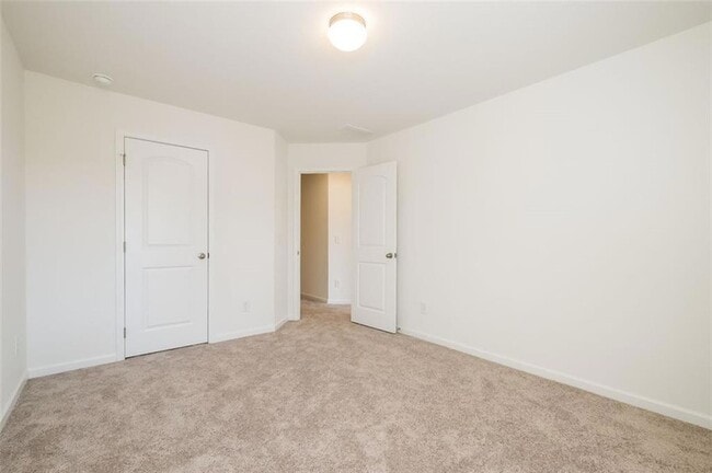 Building Photo - 131 Shelter Ln E