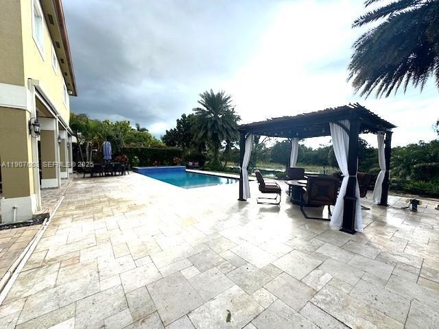 Building Photo - 1350 NW 166th Ave