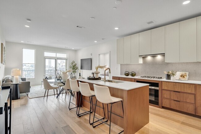 Building Photo - 566 Columbus Ave