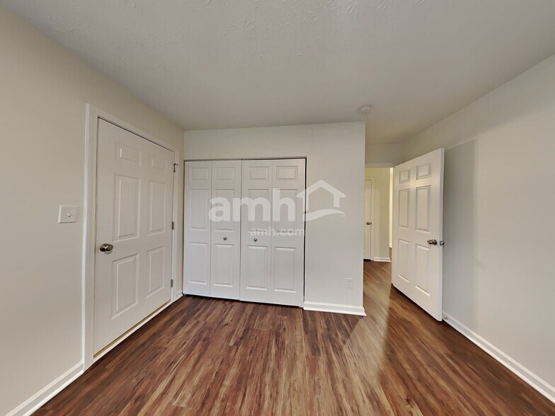 Building Photo - 302 Springmoor Lane