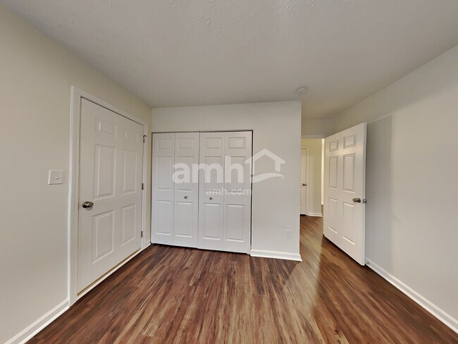 Building Photo - 302 Spring Moor Ln