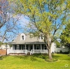 Building Photo - 6467 Lakevista Dr