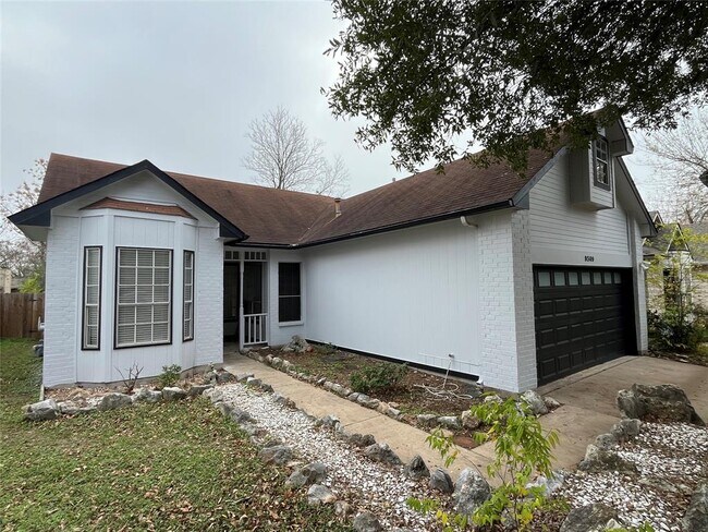 Building Photo - 9309 Roxanna Dr