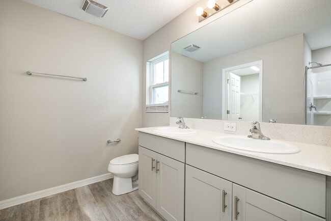 Building Photo - 13011 Pennybrook Dr