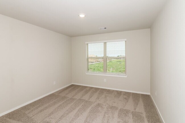 Building Photo - 17335 Ridge Dr