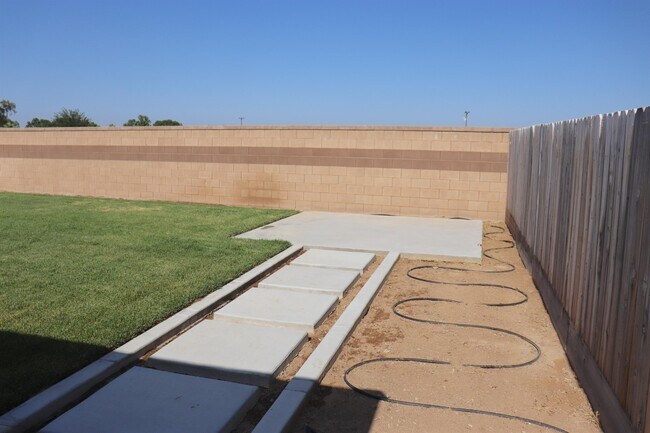 Building Photo - 1884 Clover Drive