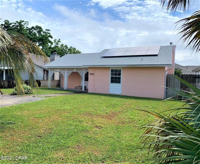 Primary Photo - 221 Poinsettia Dr