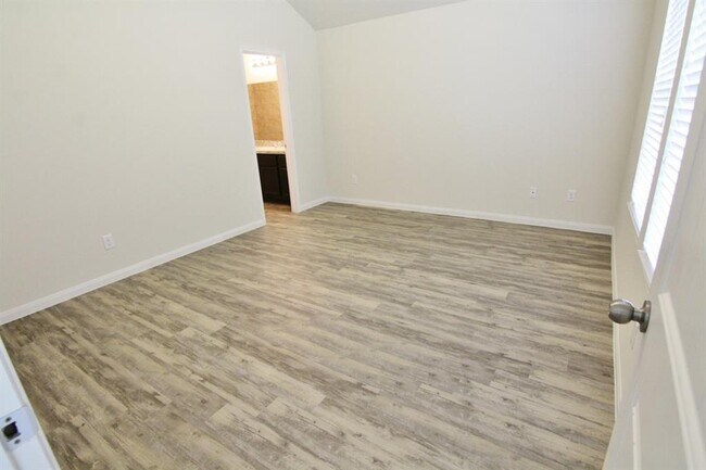 Building Photo - 43 Santa Barbara Dr