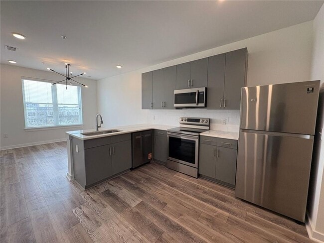 Building Photo - 525 Parkway Dr