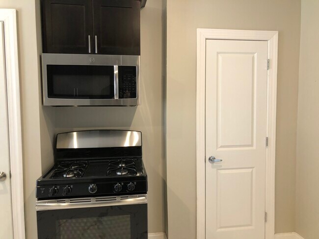 Primary Photo - 96 Seaview Ave