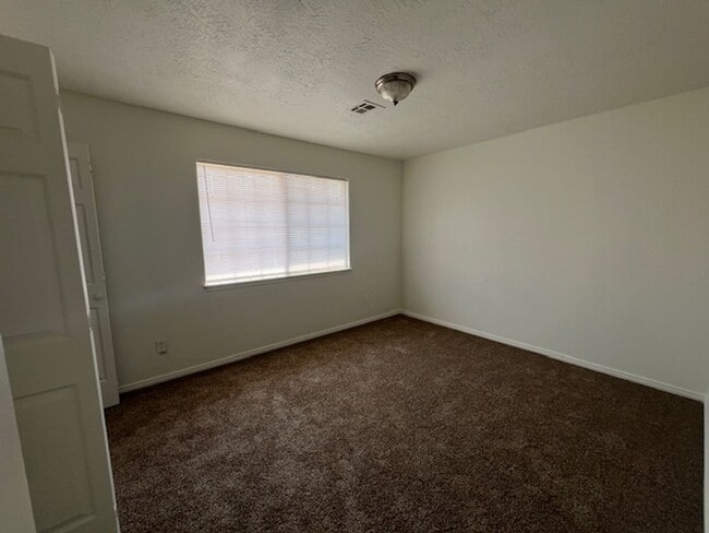 Building Photo - Cimaron Terrace Townhome