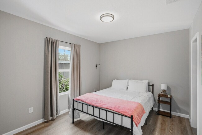 Building Photo - 830 Porter St