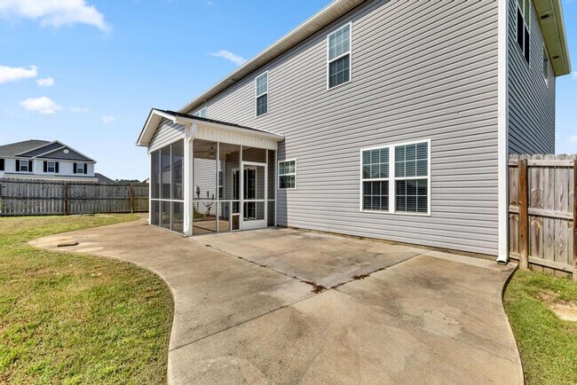 Building Photo - Sterling Farms Beauty!