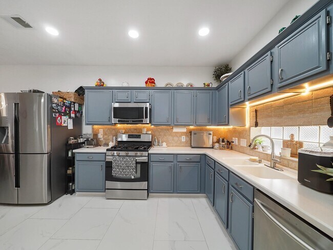 Building Photo - 14402 Westbury Ct
