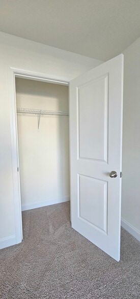 Building Photo - 1534 Cedar Tree Dr