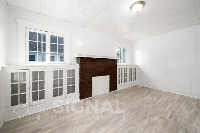 Building Photo - 412 12th St SW