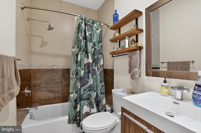 Building Photo - 1535 N Philip St