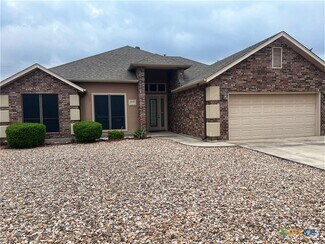 Building Photo - 2213 Garden Gate Cir