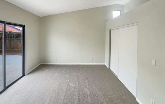 Building Photo - 376 Win Ct