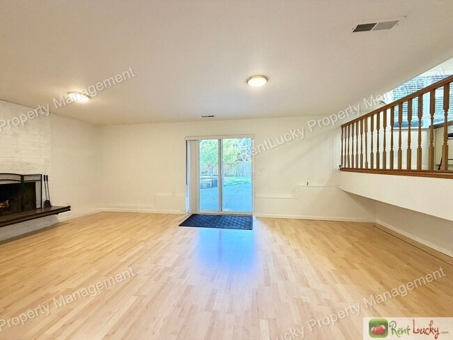 Building Photo - 4901 SW 327th Pl