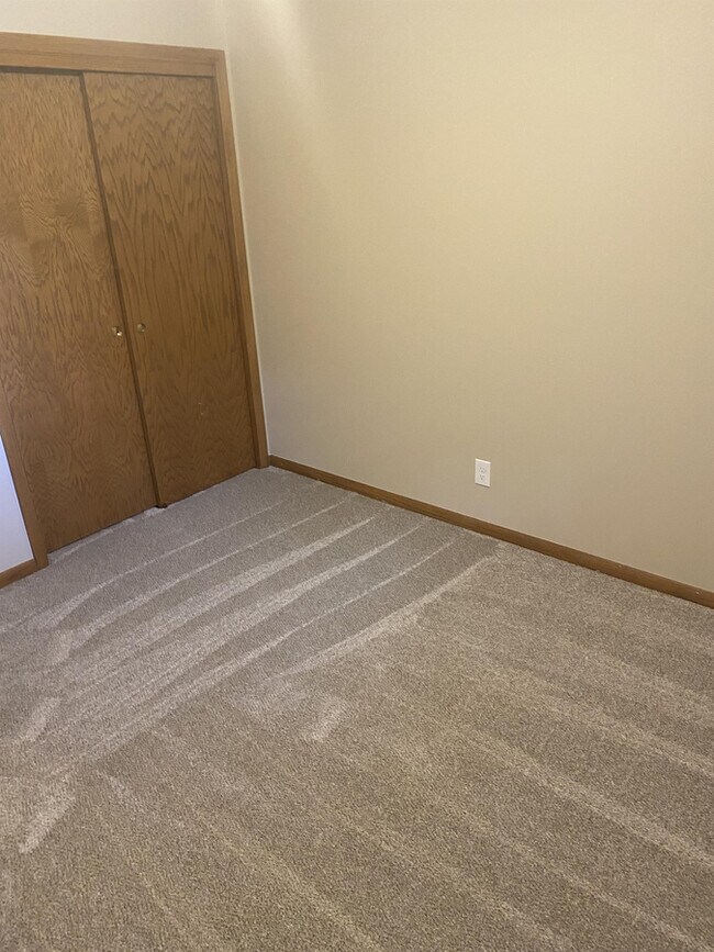 Building Photo - 18105 Milwaukee Ave