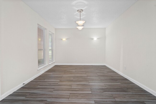 Building Photo - 4510 Hidden Springs Dr