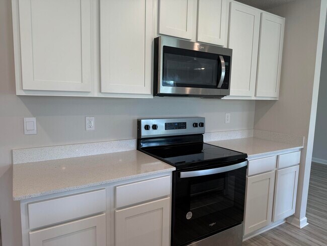 Building Photo - 2800 Tallgrass Ct