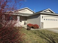 Building Photo - Comfort and Convenience in NE Albany