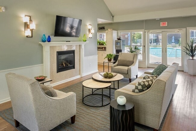 Building Photo - 145 Essex Ave