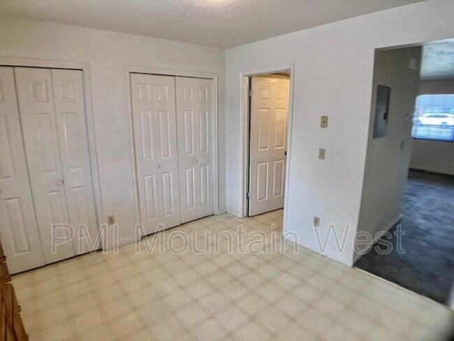 Building Photo - 1891 N Hill Field Rd