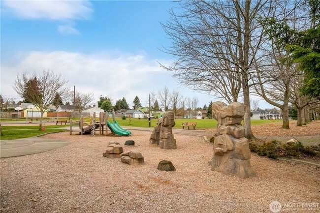 Building Photo - 5322 N 48th St