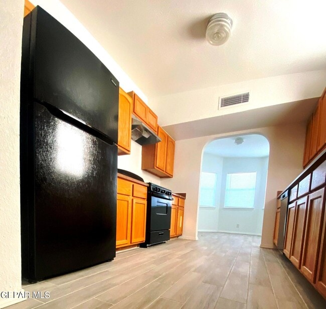 Building Photo - 421 Valle del Mar Dr
