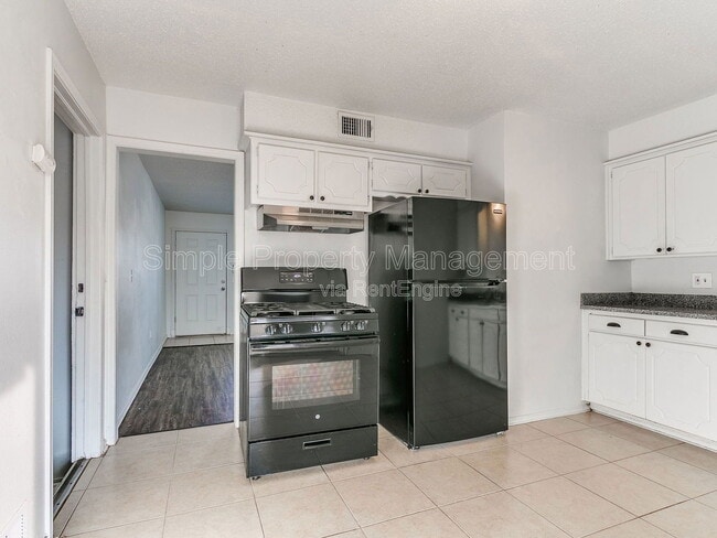 Building Photo - 9524 McIntosh Ave